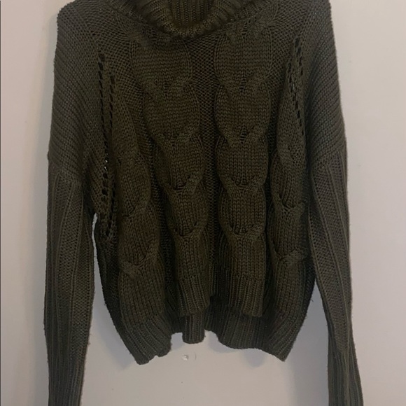 Moon & Madison Cropped Sweater - Picture 5 of 6